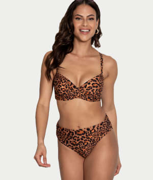 Free Spirit Twist Bikini Top: undefined