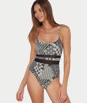 Alexa One-Piece: undefined