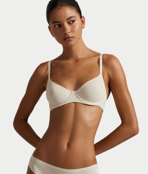 Demi Bra: undefined