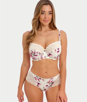 Lucia Brief: undefined