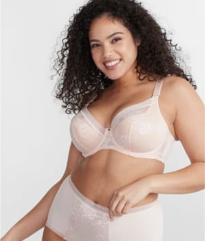 Fusion Lace Padded Plunge Bra: undefined